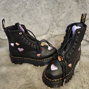 Dr Martens Sinclair Leather Heart Platform Boots Size US 7